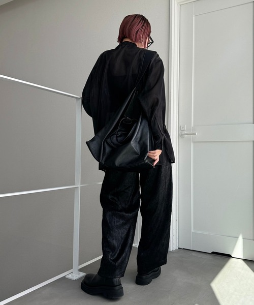 CFT.（シフト）の「ウルウルサテンビッグシャツ（シャツ/ブラウス・レディース・ブラック・FREE）」の4枚目の写真