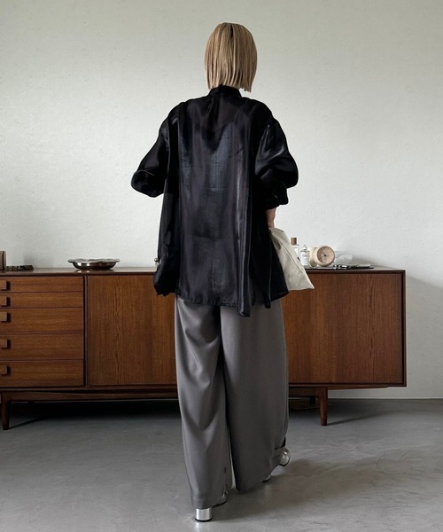 CFT.（シフト）の「ウルウルサテンビッグシャツ（シャツ/ブラウス・レディース・ブラック・FREE）」の15枚目の写真