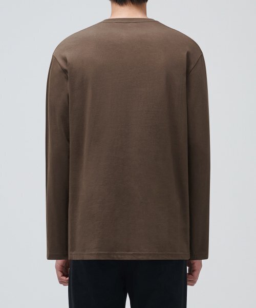 MUSINSA STANDARD（ムシンサスタンダード）の「ベーシック長袖Tシャツ[ブラウン]（Tシャツ/カットソー・メンズ・その他・SMALL/MEDIUM/XXX-LARGE/XX-LARGE/X-LARGE）」の2枚目の写真