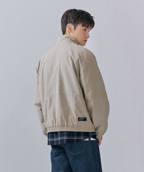 CHASECULT(チェイスカルト)の「男性ハイネックユーティリティジャンパー-CERK4112B0X(ナイロンジャケット・メンズ・Beige・95/100/105)」の3枚目の写真