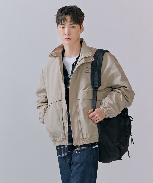 CHASECULT(チェイスカルト)の「男性ハイネックユーティリティジャンパー-CERK4112B0X(ナイロンジャケット・メンズ・Beige・95/100/105)」の4枚目の写真