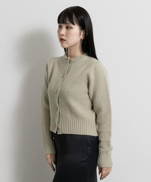 SEAGREEN(シーグリーン)の「SEAGREEN ROCKY MERINO KNIT CARDIGAN(カーディガン/ボレロ・レディース・ベージュ/ライトグレー・FREE)」の2枚目の写真