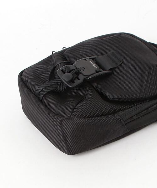 Aer（エアー）の「[AER/エアー] STREET SLING ショルダーバッグ（ショルダーバッグ・メンズ・ブラック・ONE SIZE）」の22枚目の写真