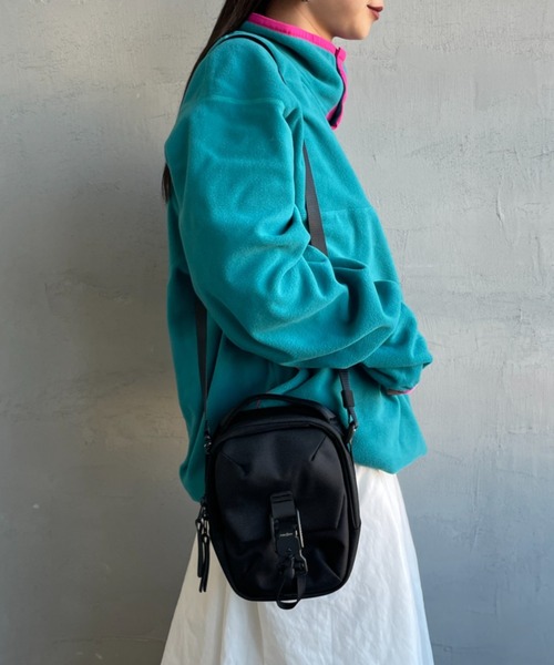 Aer（エアー）の「[AER/エアー] STREET SLING ショルダーバッグ（ショルダーバッグ・メンズ・ブラック・ONE SIZE）」の3枚目の写真