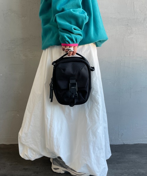 Aer（エアー）の「[AER/エアー] STREET SLING ショルダーバッグ（ショルダーバッグ・メンズ・ブラック・ONE SIZE）」の9枚目の写真