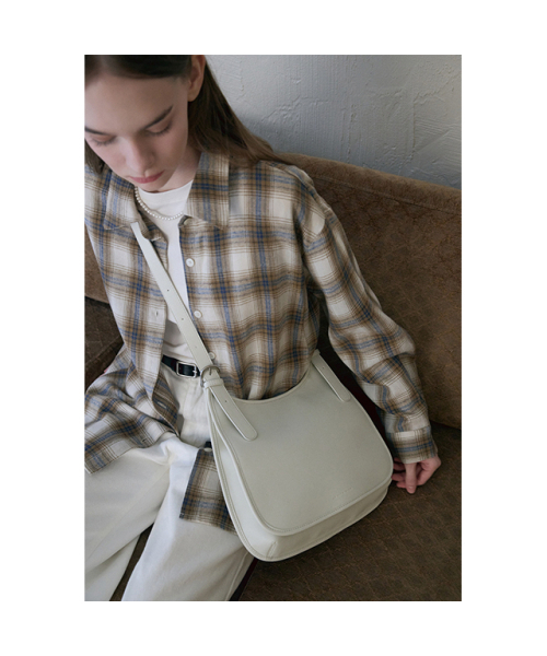 LAP(ラップ)の「FLAP MESSENGER BAG AR7AB248(メッセンジャーバッグ・レディース・ブラック/アイボリー・FREE)」の11枚目の写真