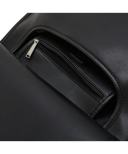 LAP(ラップ)の「FLAP MESSENGER BAG AR7AB248(メッセンジャーバッグ・レディース・ブラック/アイボリー・FREE)」の4枚目の写真