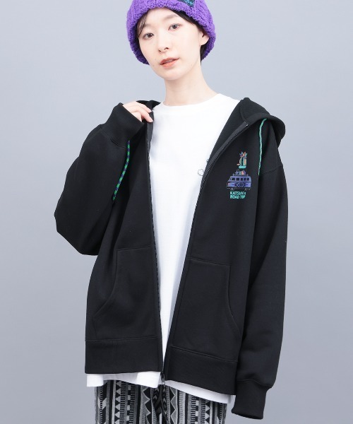 チチカカ（チチカカ）の「裏起毛チビカチナバスジップパーカー【ユニセックス】（パーカー・レディース・パープル/カラフル/ブラック・FREE）」の5枚目の写真