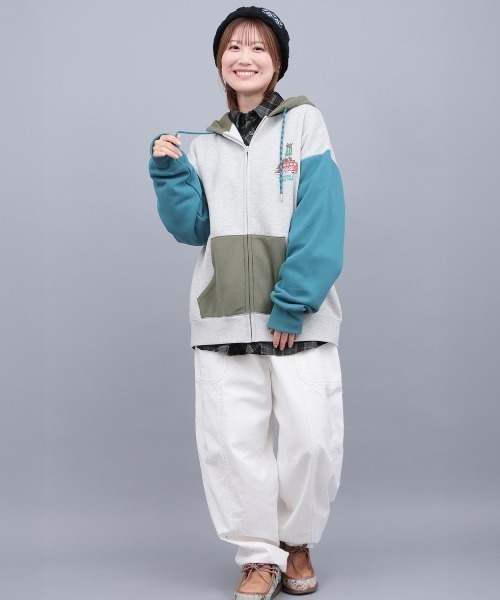 チチカカ（チチカカ）の「裏起毛チビカチナバスジップパーカー【ユニセックス】（パーカー・レディース・パープル/カラフル/ブラック・FREE）」の8枚目の写真