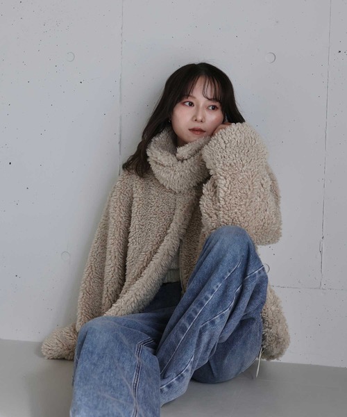 Reurie'（レウリィ）の「オリジナルダブルジップファーコート / ショート丈 カジュアル シンプル 冬 アウター プードル調 ステンカラー スタンドカラー（ステンカラーコート・レディース・ブラック/グレイッシュベージュ/ベージュ・FREE）」の4枚目の写真