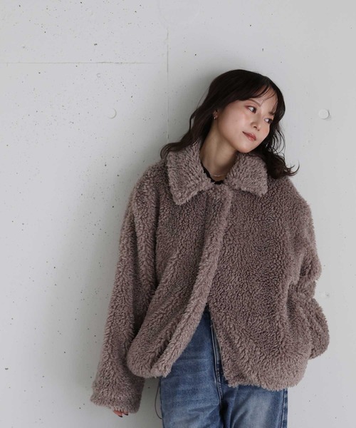 Reurie'（レウリィ）の「オリジナルダブルジップファーコート / ショート丈 カジュアル シンプル 冬 アウター プードル調 ステンカラー スタンドカラー（ステンカラーコート・レディース・ブラック/グレイッシュベージュ/ベージュ・FREE）」の6枚目の写真