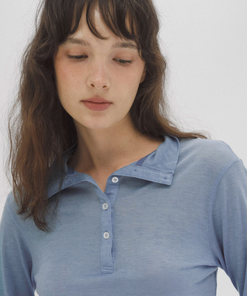 ANDNEEDS(アンドニーズ)の「Port henry neck tee (blue)(Tシャツ/カットソー・レディース・その他・FREE)」の4枚目の写真