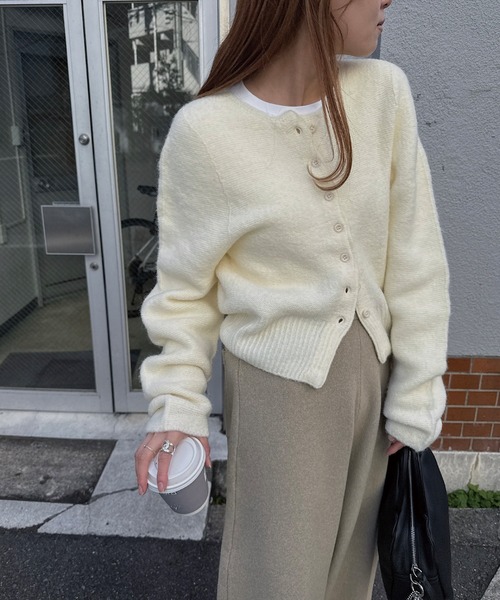 nananamoe(ナナナモエ)の「round silhouette whole garment knit(ニット/セーター・レディース・グレー/アイボリー/レッド・FREE)」の4枚目の写真