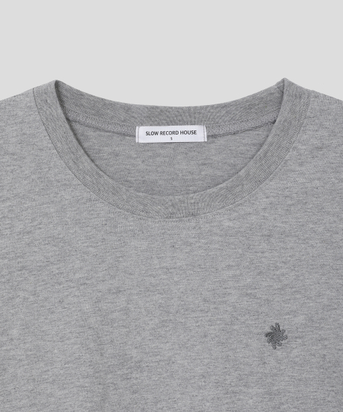 SLOW RECORD HOUSE（スローレコードハウス）の「フィンガーホールクロップロングスリーブ_グレー（Tシャツ/カットソー・レディース・その他・SMALL/LARGE/MEDIUM）」の3枚目の写真