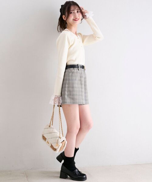 MAJESTIC LEGON（マジェスティックレゴン）の「レースドッキングVネックニット（ニット/セーター・レディース・ボルドー/ブラック/アイボリー・MEDIUM）」の15枚目の写真