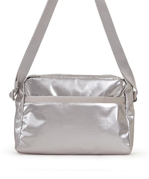 LeSportsac（レスポートサック）の「DANIELLA CROSSBODY フロストシルバーシャイン（ショルダーバッグ・レディース・シルバー・FREE）」の7枚目の写真
