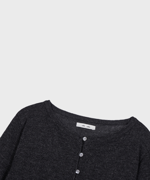 ALKI ALKA(アルキアルカ)の「Basic Round Cardigan (Charcoal)(カーディガン/ボレロ・レディース・チャコール・FREE)」の5枚目の写真