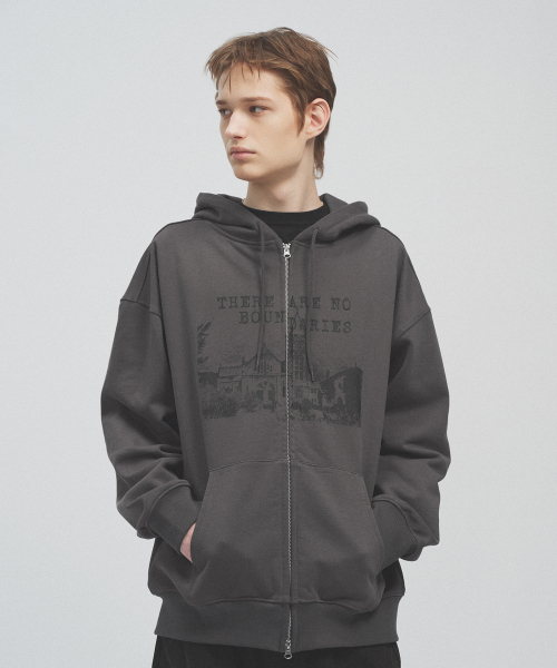KANEITEI(カネイテイ)の「NO BOUNDARIES HOOD ZIP-UP (CHARCOAL)(パーカー・レディース・チャコール・MEDIUM/LARGE/X-LARGE)」の2枚目の写真
