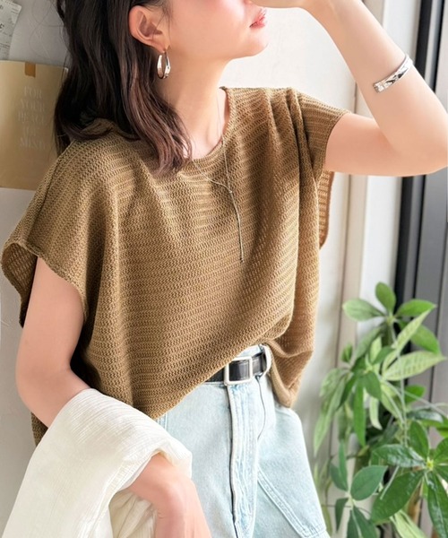 classicalelf(クラシカルエルフ)の「風通しよく、暑い日も過ごしやすい。レーシージャガード フレンチスリーブ ドルマントップス(Tシャツ/カットソー・レディース・チャコール/ベージュ/アイボリー/ブラック/グレイッシュベージュ/ブルー・X-LARGE/SMALL/MEDIUM/LARGE)」の21枚目の写真
