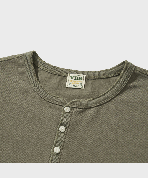 VDR（ブイディアール）の「HENLY NECK T-SHIRT [Army Olive]（Tシャツ/カットソー・メンズ・その他・M/L/XL）」の3枚目の写真
