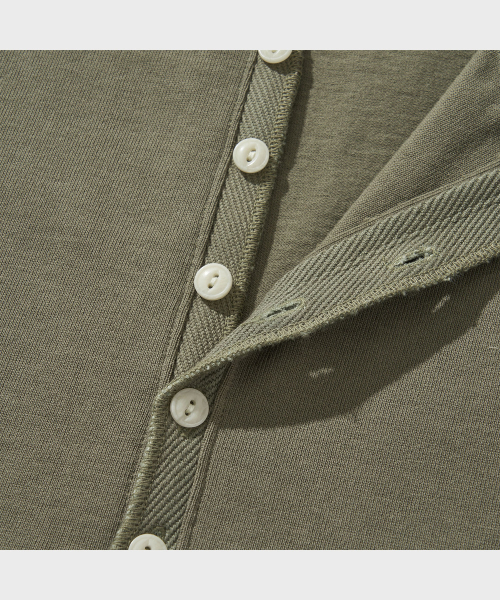 VDR（ブイディアール）の「HENLY NECK T-SHIRT [Army Olive]（Tシャツ/カットソー・メンズ・その他・M/L/XL）」の4枚目の写真