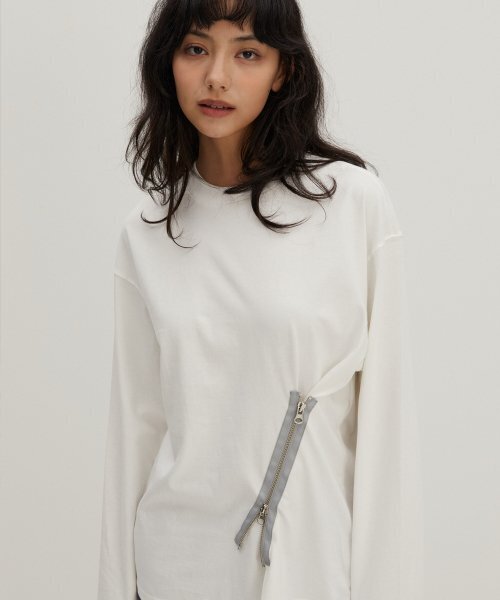RAVEROUS（レイバーロス）の「ジッパーディテールTシャツホワイト（Tシャツ/カットソー・レディース・その他・1）」の2枚目の写真