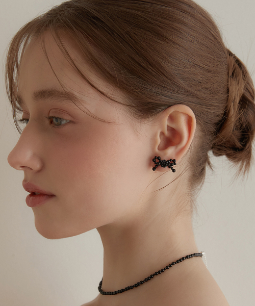 TATIANA（タチアナ）の「(シルバー925) オニキス ローズ リボン ピアス EC3041（ピアス（両耳用）・レディース・ブラック・FREE）」の3枚目の写真
