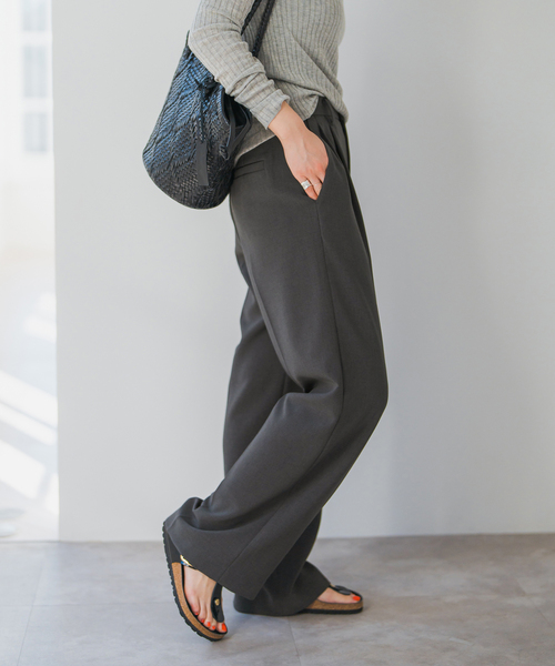 Spick & Span（スピックアンドスパン）の「《追加》ダブルクロスツータックパンツ（スラックス・レディース・ブラウン/チャコールグレー・40/38/36/34）」の21枚目の写真