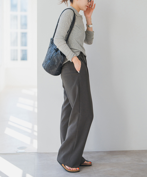 Spick & Span（スピックアンドスパン）の「《追加》ダブルクロスツータックパンツ（スラックス・レディース・ブラウン/チャコールグレー・40/38/36/34）」の22枚目の写真