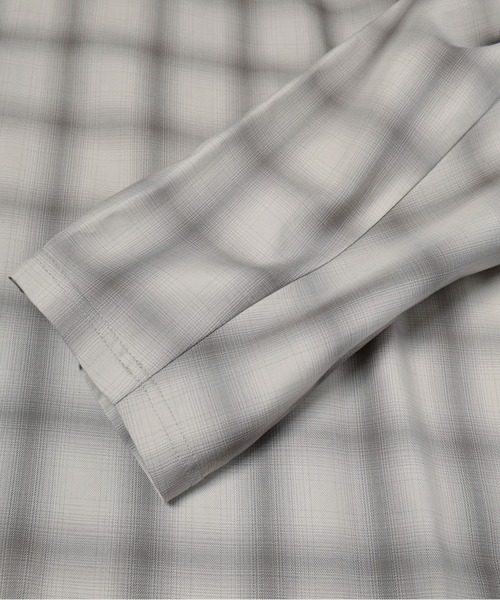 CULLNI(クルニ)の「Ombre Check Half Zip Layerd Collar Pullover(シャツ/ブラウス・メンズ・ブラック/グレー・0/1/2)」の9枚目の写真