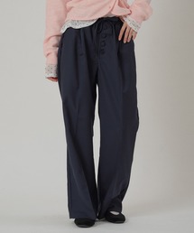 MUHET（ミュエータ）の「covered-button easy slacks pants / クルミボタンイージースラックスパンツ（スラックス）」