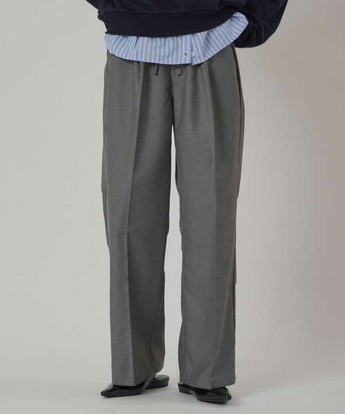 MUHET（ミュエータ）の「covered-button easy slacks pants / クルミボタンイージースラックスパンツ（スラックス・レディース・ベージュ/ネイビー/グレー・SMALL/MEDIUM/LARGE）」の13枚目の写真