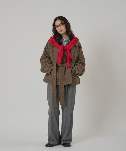 MUHET（ミュエータ）の「covered-button easy slacks pants / クルミボタンイージースラックスパンツ（スラックス・レディース・ベージュ/ネイビー/グレー・SMALL/MEDIUM/LARGE）」の19枚目の写真