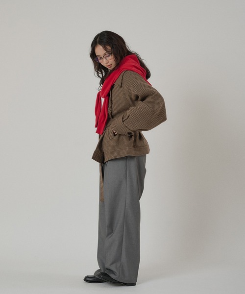 MUHET（ミュエータ）の「covered-button easy slacks pants / クルミボタンイージースラックスパンツ（スラックス・レディース・ベージュ/ネイビー/グレー・SMALL/MEDIUM/LARGE）」の21枚目の写真