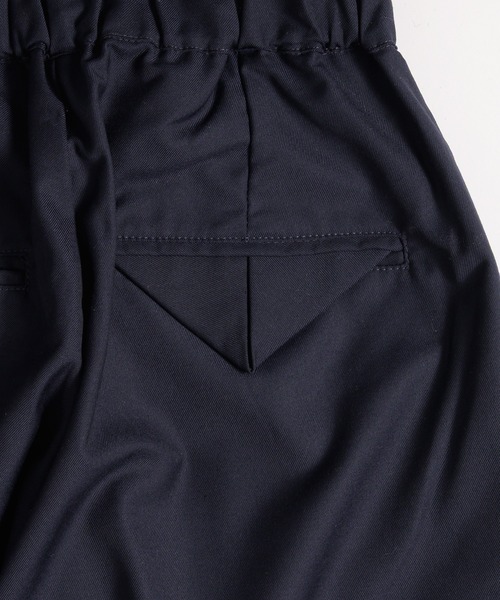 MUHET（ミュエータ）の「covered-button easy slacks pants / クルミボタンイージースラックスパンツ（スラックス・レディース・ベージュ/ネイビー/グレー・SMALL/MEDIUM/LARGE）」の6枚目の写真