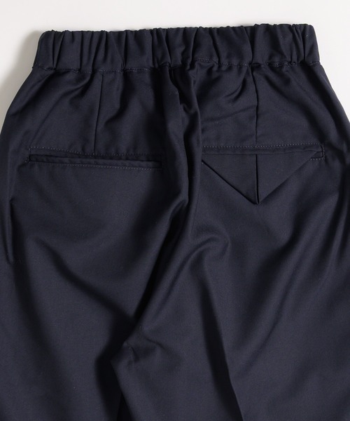 MUHET（ミュエータ）の「covered-button easy slacks pants / クルミボタンイージースラックスパンツ（スラックス・レディース・ベージュ/ネイビー/グレー・SMALL/MEDIUM/LARGE）」の7枚目の写真