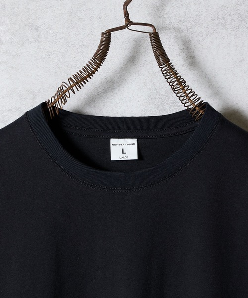 NUMBER (N)INE（ナンバーナイン）の「HAND PAINTED BASIC HEM PRINTED T-SHIRT / ハンドペイント ベーシック ワンポイント ロゴプリント Tシャツ（Tシャツ/カットソー・メンズ・ホワイト/グレー系その他2/ホワイト系その他2/グレー/ブラック/ブラック系その他2・M/L/XL）」の7枚目の写真