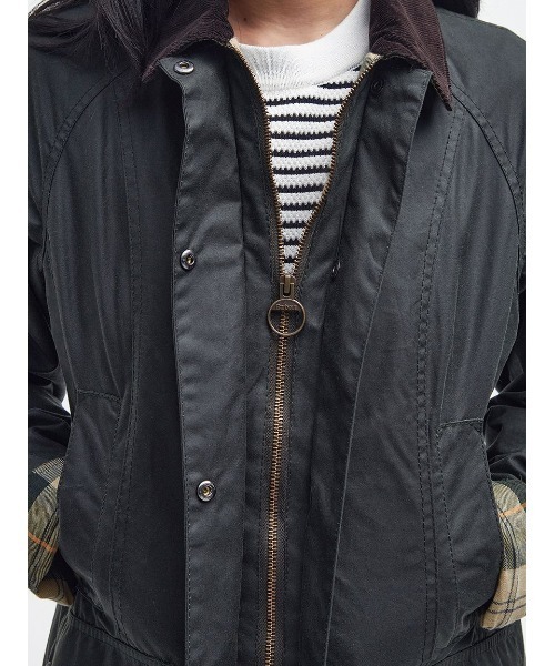 Barbour(バブアー)の「【BEADNELL / ビードネル】ワックス ジャケット(レディース)(テーラードジャケット・レディース・グリーン/ブラック・8/10)」の8枚目の写真