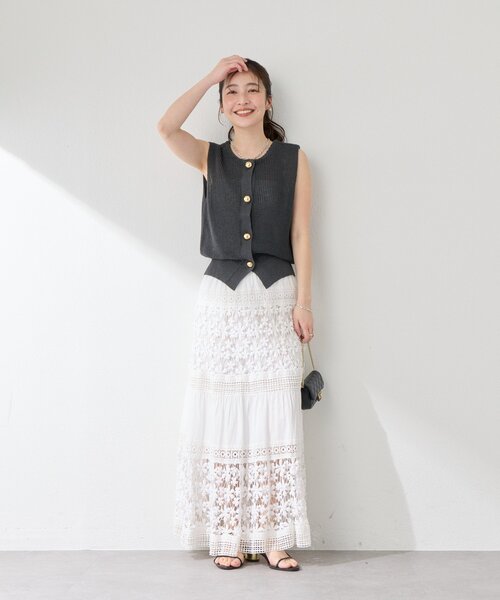 La boutique BonBon(ラブティックボンボン)の「【程よい抜け感】ギマコットン前後2WAY片畦ベスト(ニット/セーター・レディース・チャコールグレー/オフホワイト/レッド/グレイッシュベージュ・FREE)」の10枚目の写真