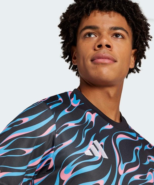 adidas(アディダス)の「半袖 トレーニング ジャージー / アディダス adidas(Tシャツ/カットソー・メンズ・ブラック・XXX-LARGE/XX-LARGE/SMALL/LARGE/MEDIUM/X-LARGE)」の3枚目の写真
