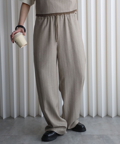 YENNA（イェンナ）の「ストライプ柄 レースウエストイージーワイドパンツ 【セットアップ対応】オケージョン（スラックス・レディース・チャコールグレー/ベージュ/グレイッシュベージュ・FT/F）」の2枚目の写真