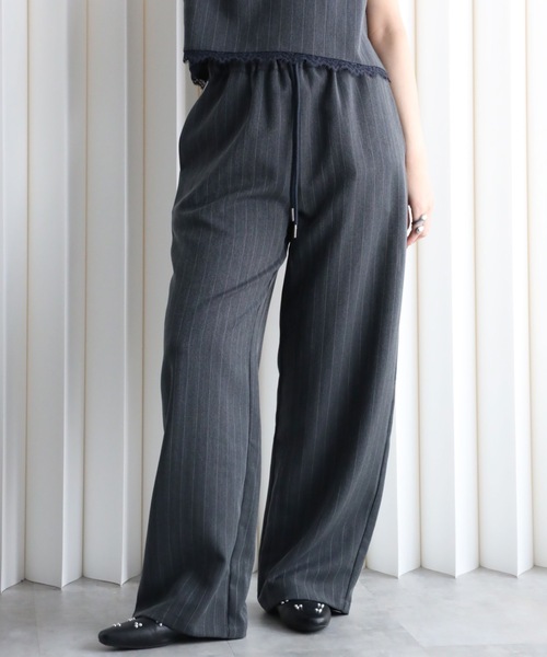 YENNA（イェンナ）の「ストライプ柄 レースウエストイージーワイドパンツ 【セットアップ対応】オケージョン（スラックス・レディース・チャコールグレー/ベージュ/グレイッシュベージュ・FT/F）」の7枚目の写真