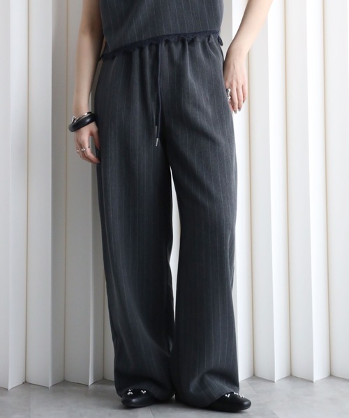YENNA（イェンナ）の「ストライプ柄 レースウエストイージーワイドパンツ 【セットアップ対応】オケージョン（スラックス・レディース・チャコールグレー/ベージュ/グレイッシュベージュ・FT/F）」の10枚目の写真