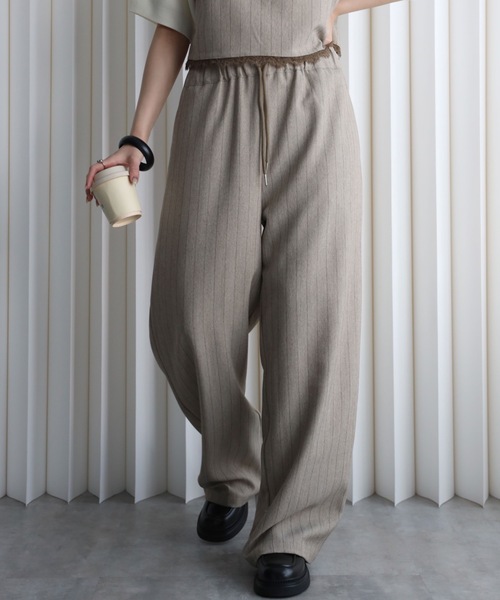 YENNA（イェンナ）の「ストライプ柄 レースウエストイージーワイドパンツ 【セットアップ対応】オケージョン（スラックス・レディース・チャコールグレー/ベージュ/グレイッシュベージュ・FT/F）」の11枚目の写真