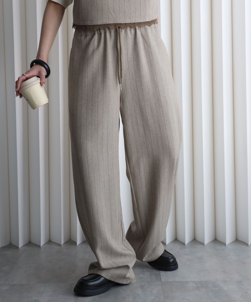 YENNA（イェンナ）の「ストライプ柄 レースウエストイージーワイドパンツ 【セットアップ対応】オケージョン（スラックス・レディース・チャコールグレー/ベージュ/グレイッシュベージュ・FT/F）」の13枚目の写真