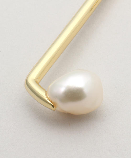 La TOTALITE（ラトータリテ）の「STELLAR HOLLYWOOD/ステラハリウッド リーニアパールピアス（ピアス（両耳用）・レディース・シルバー/ゴールド・FREE）」の5枚目の写真