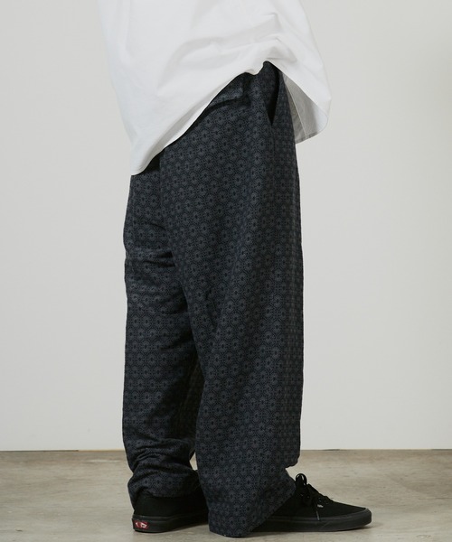 superNova.（スーパーノヴァ）の「superNova. No tuck wide trouser - jacquard / SN-337B 夏服（スラックス・メンズ・ネイビー・M）」の5枚目の写真