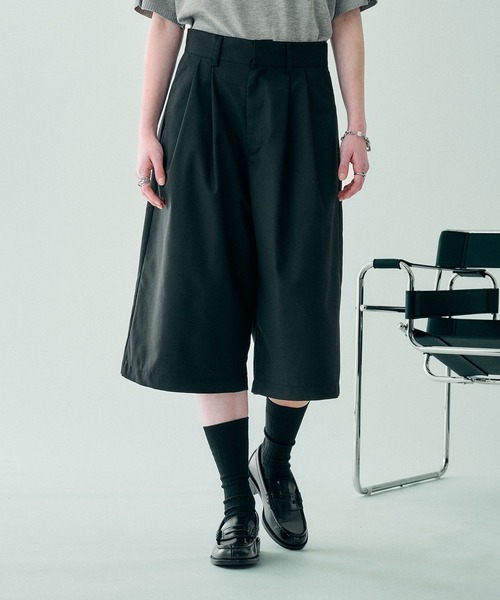 SELLE GLANT(セレグランテ)の「2-TUCK WIDE BAGGY HALF PANTS/2タックワイドバギーハーフパンツ(その他パンツ・メンズ・ブラック系/グレー系/ブラック・LARGE/MEDIUM/SMALL)」の22枚目の写真
