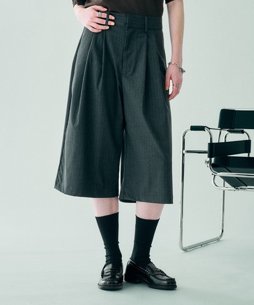 SELLE GLANT(セレグランテ)の「2-TUCK WIDE BAGGY HALF PANTS/2タックワイドバギーハーフパンツ(その他パンツ・メンズ・ブラック系/グレー系/ブラック・LARGE/MEDIUM/SMALL)」の9枚目の写真