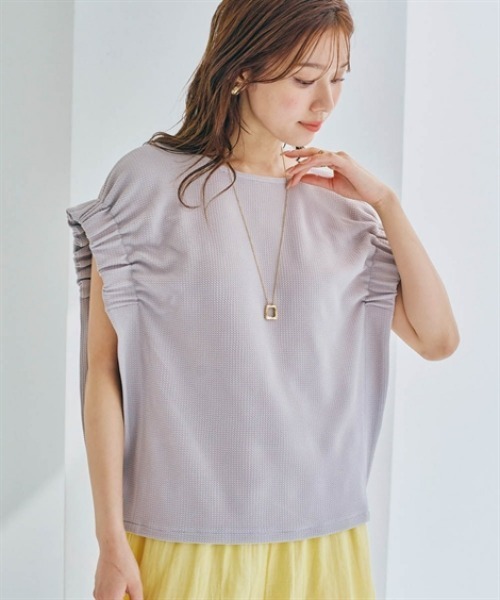 nissen（ニッセン）の「フレンチスリーブぽこぽこ素材カットソートップス（Tシャツ/カットソー・レディース・ブラック/ライトグレー/ブルー系・LL/L/M/S）」の4枚目の写真